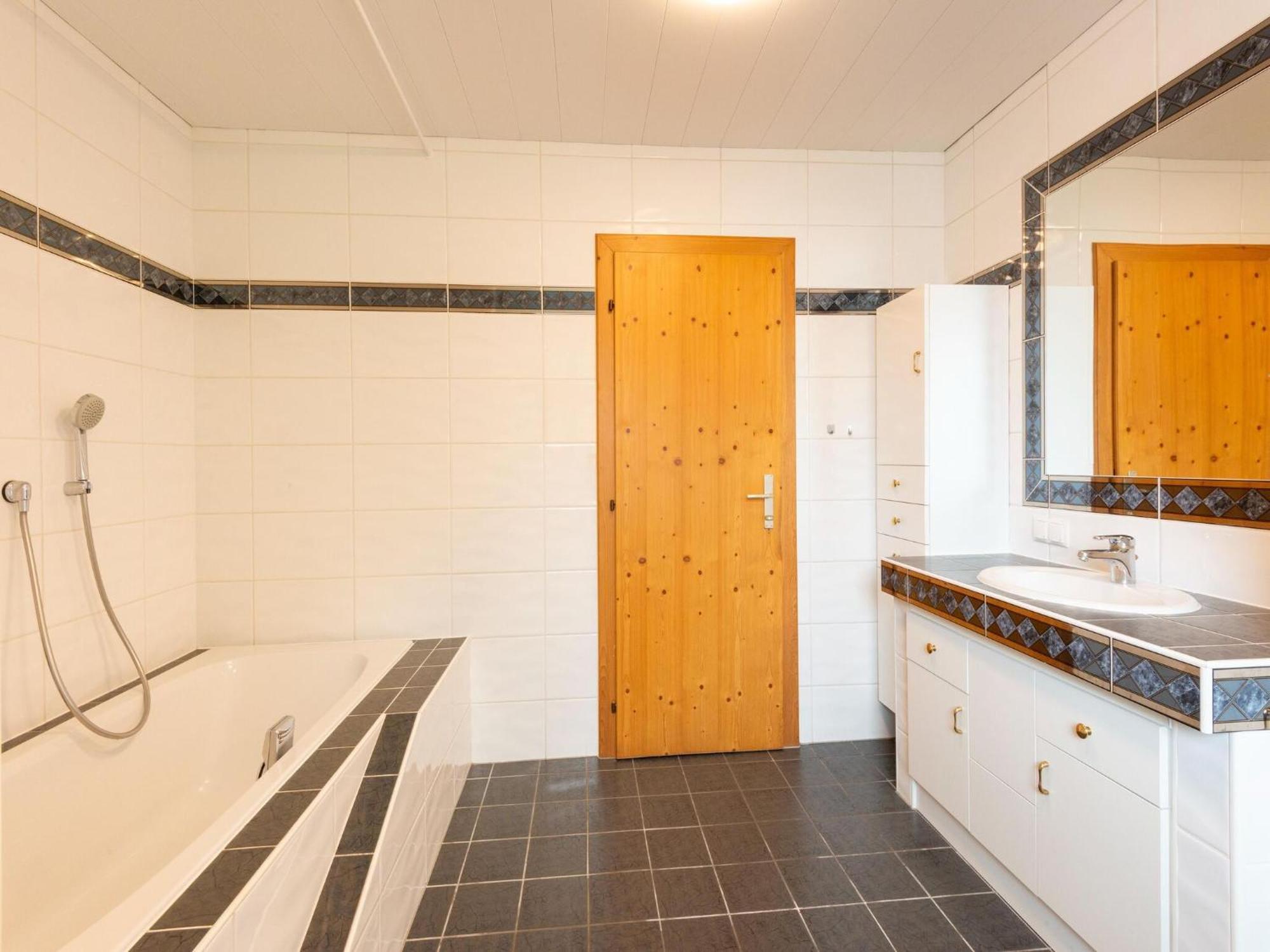 Property In Kirchbichl Eksteriør billede