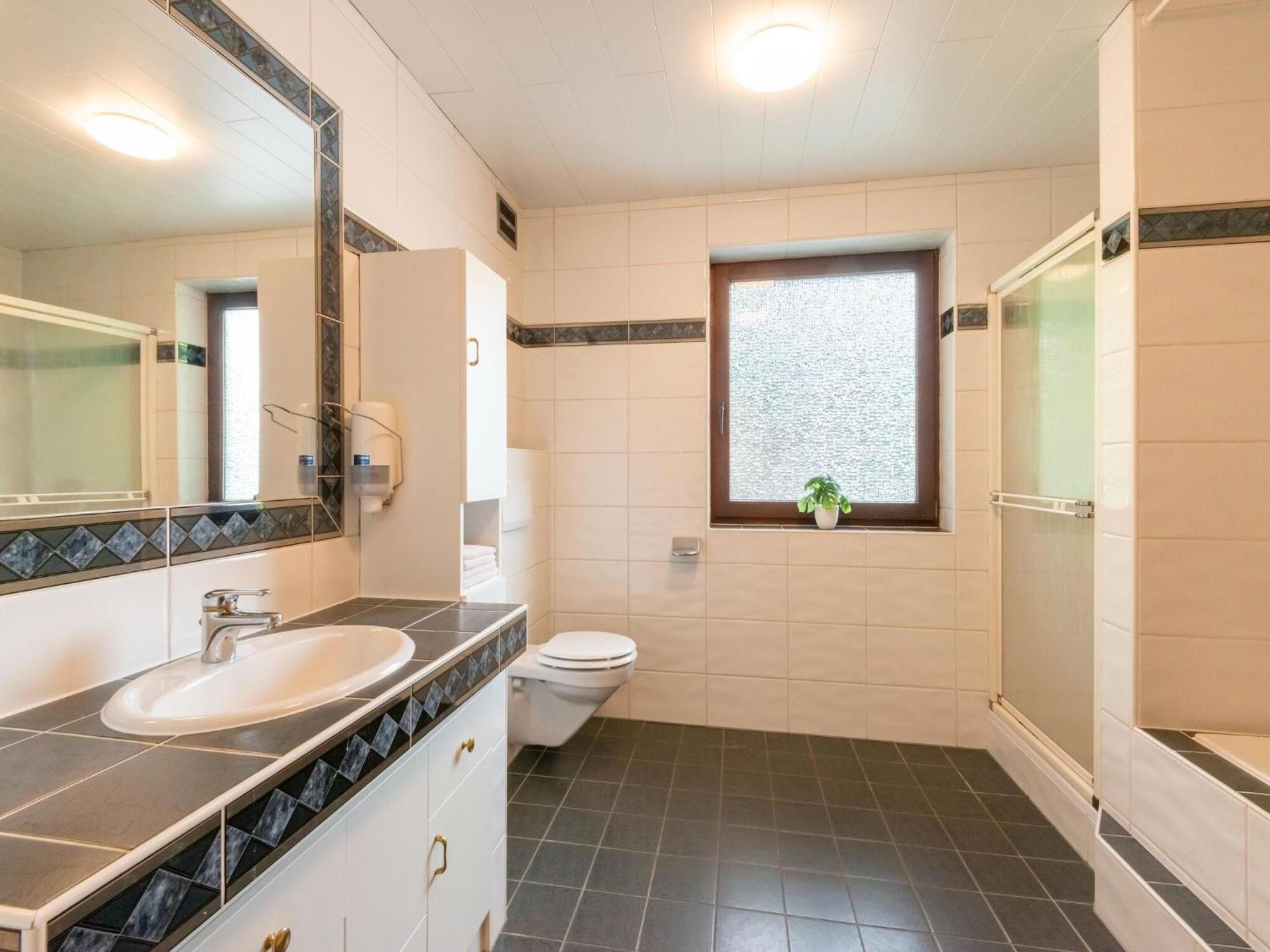Property In Kirchbichl Eksteriør billede